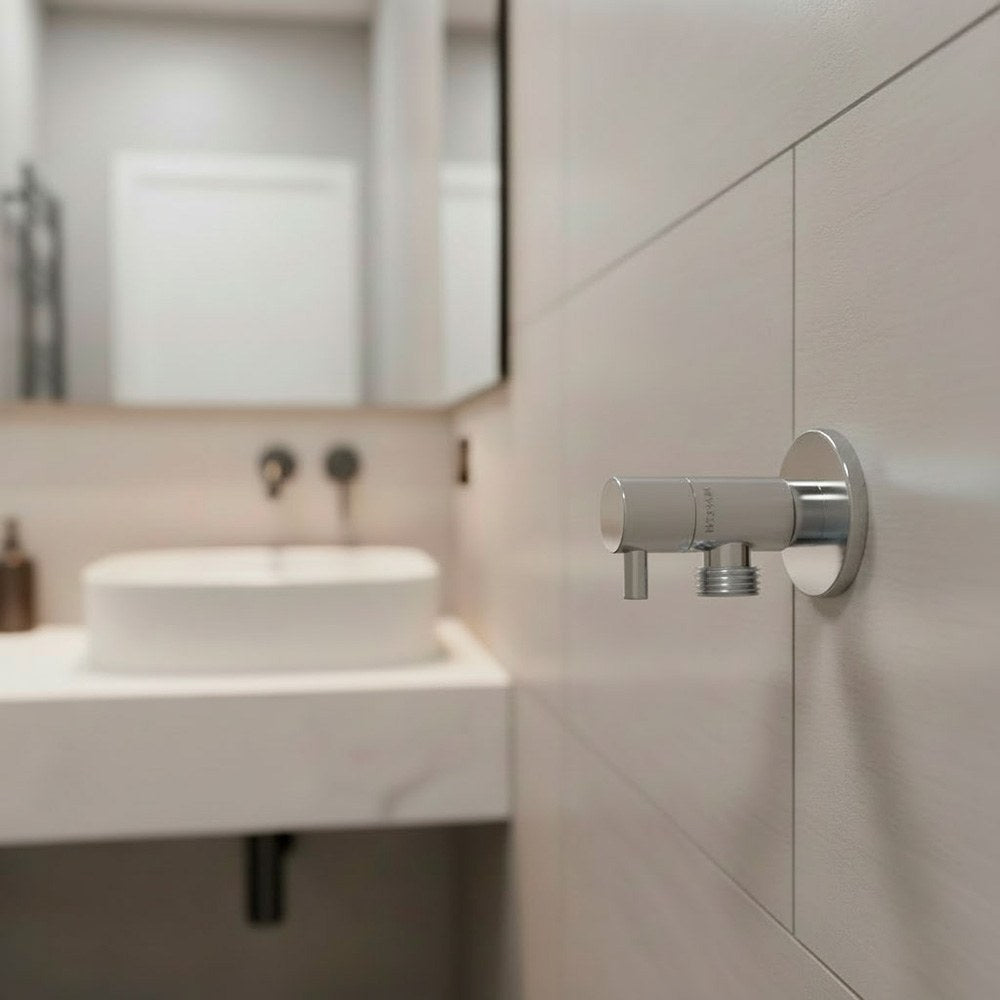 Válvula escuadra modelo deco con mando redondo, silver, ½ x ½ pulg