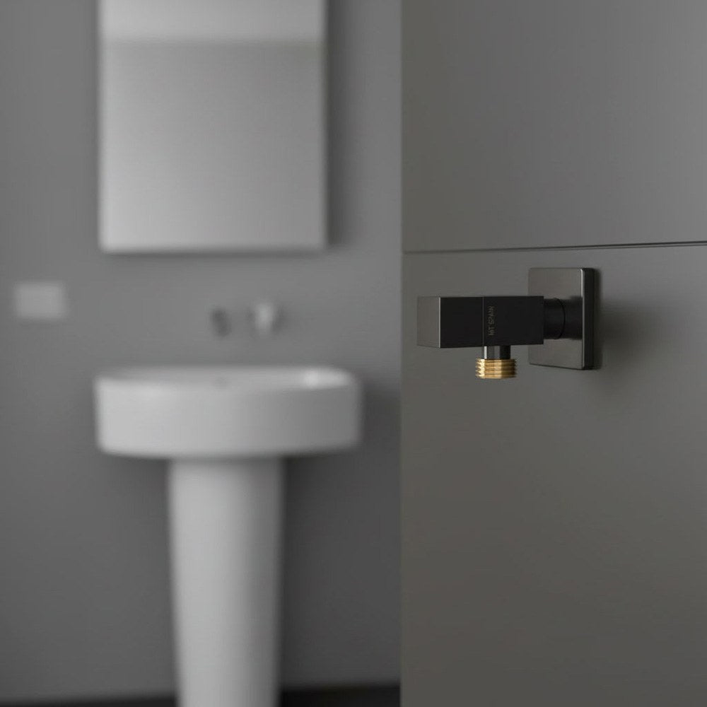 Válvula escuadra modelo deco con mando redondo, negro, ½ x 3/8 pulg