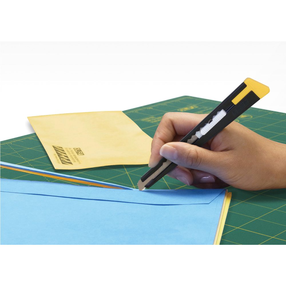 Cúter 180 black con bloqueo automático, mango metálico y cuchilla de 9 mm