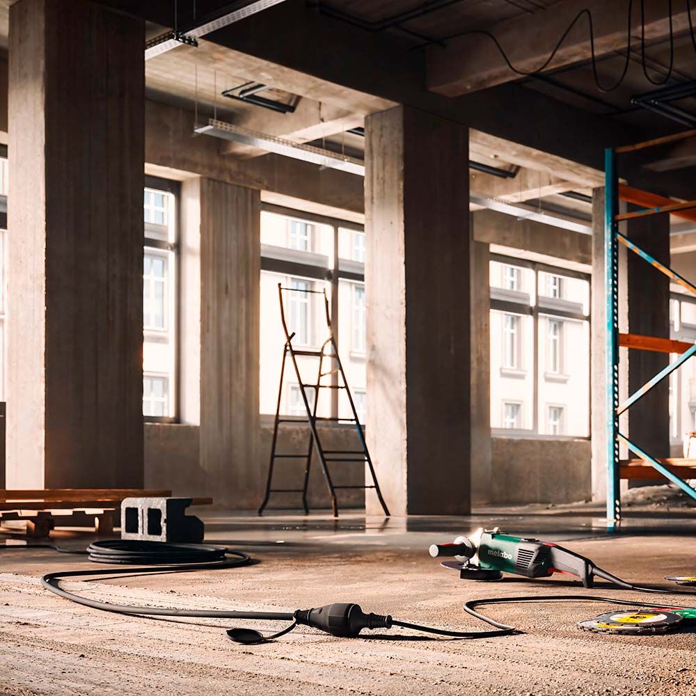 Prolongador profesional 20 m, ip44, h07rn-f 3 g 2,5 mm², 1 toma con tapa, 16 a 250 v~, negro