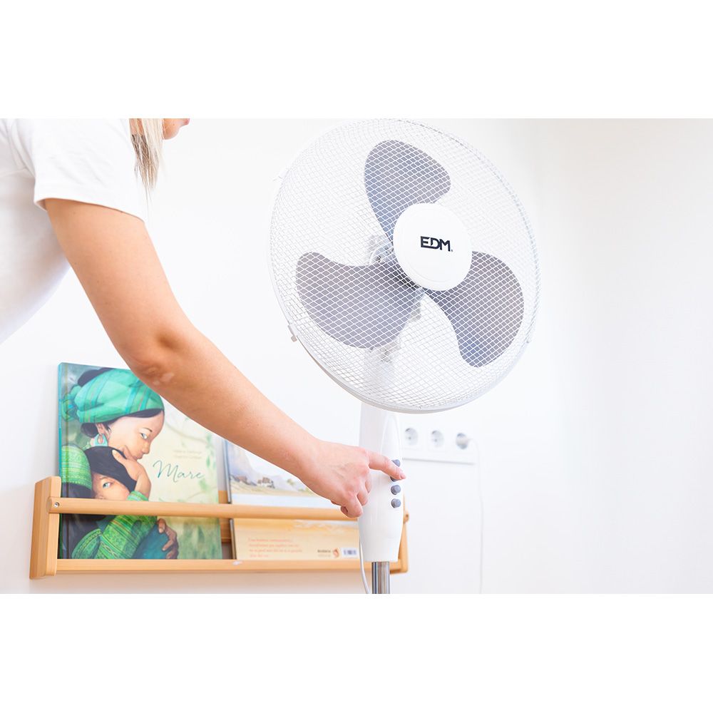 Ventilador de pie, blanco, potencia 45 w, db 60, aspas ø40 cm, altura regulable 105-125 cm