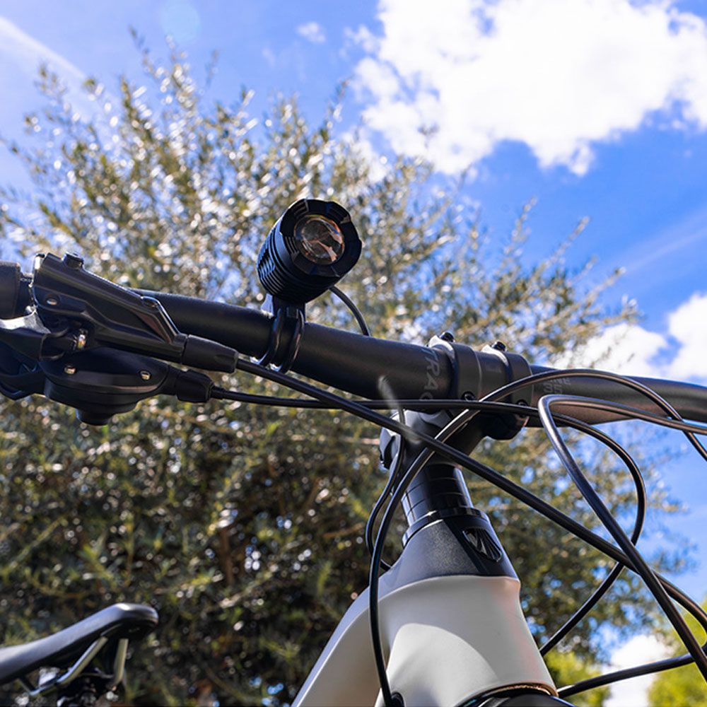 Foco led de aluminio recargable 180 lm, 50 lm, flash. función frontal / bicicleta