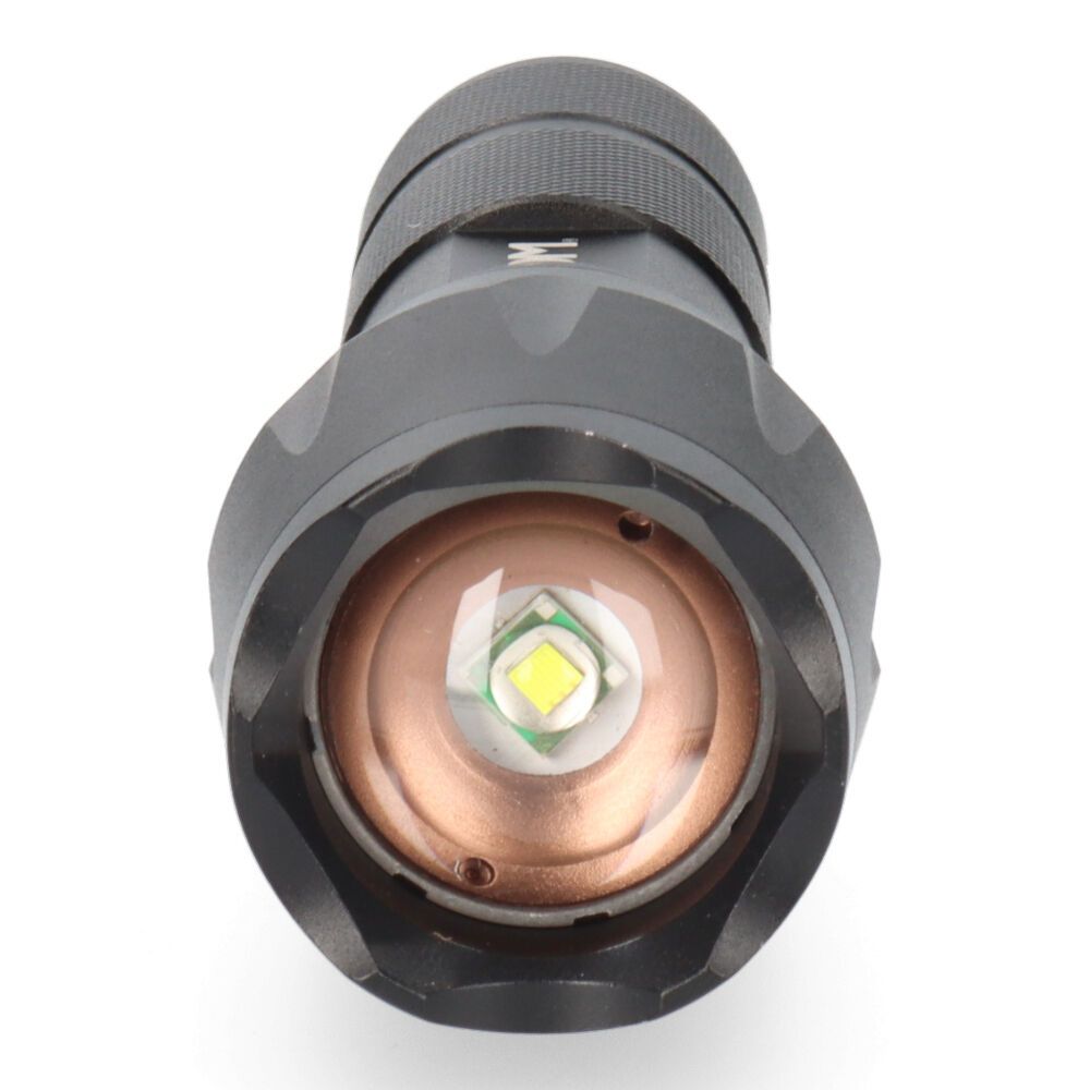Linterna led tactical force, zoom, aluminio, 3 w 140 lm 3xaaa (incluidas)