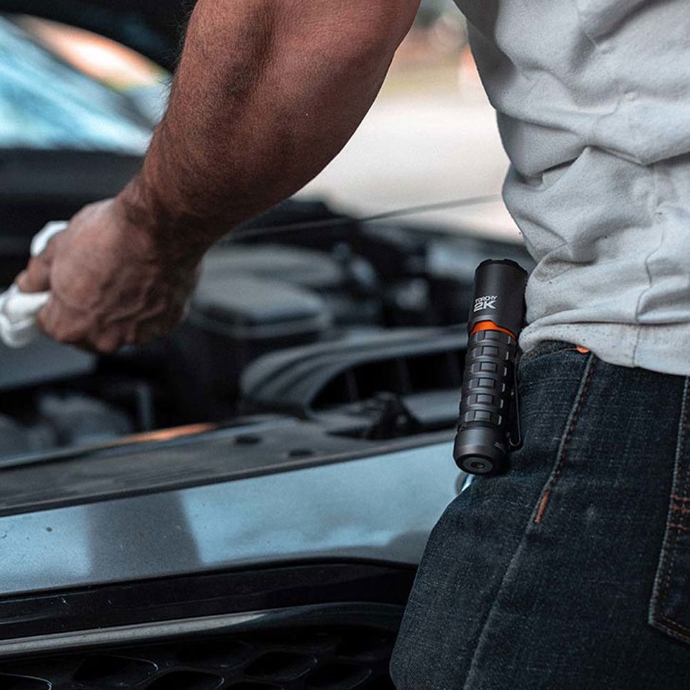 Linterna torchy 2k. compacta recargable - por la compra de 6 unidades un expositor de regalo