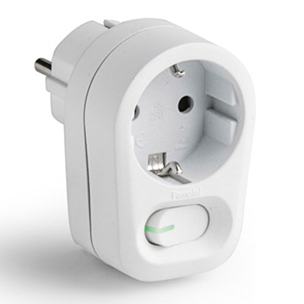 Adaptador 1 toma 2p+t schuko con interruptor ip20 blanco, blister