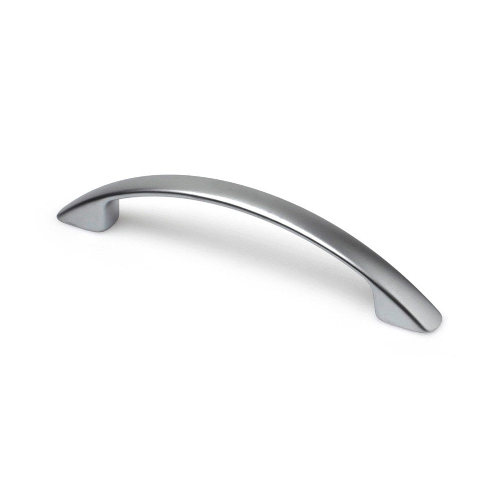 Tirador de mueble tipo asa, modelo 572, de zamak con acabado cromo mate, 96 mm