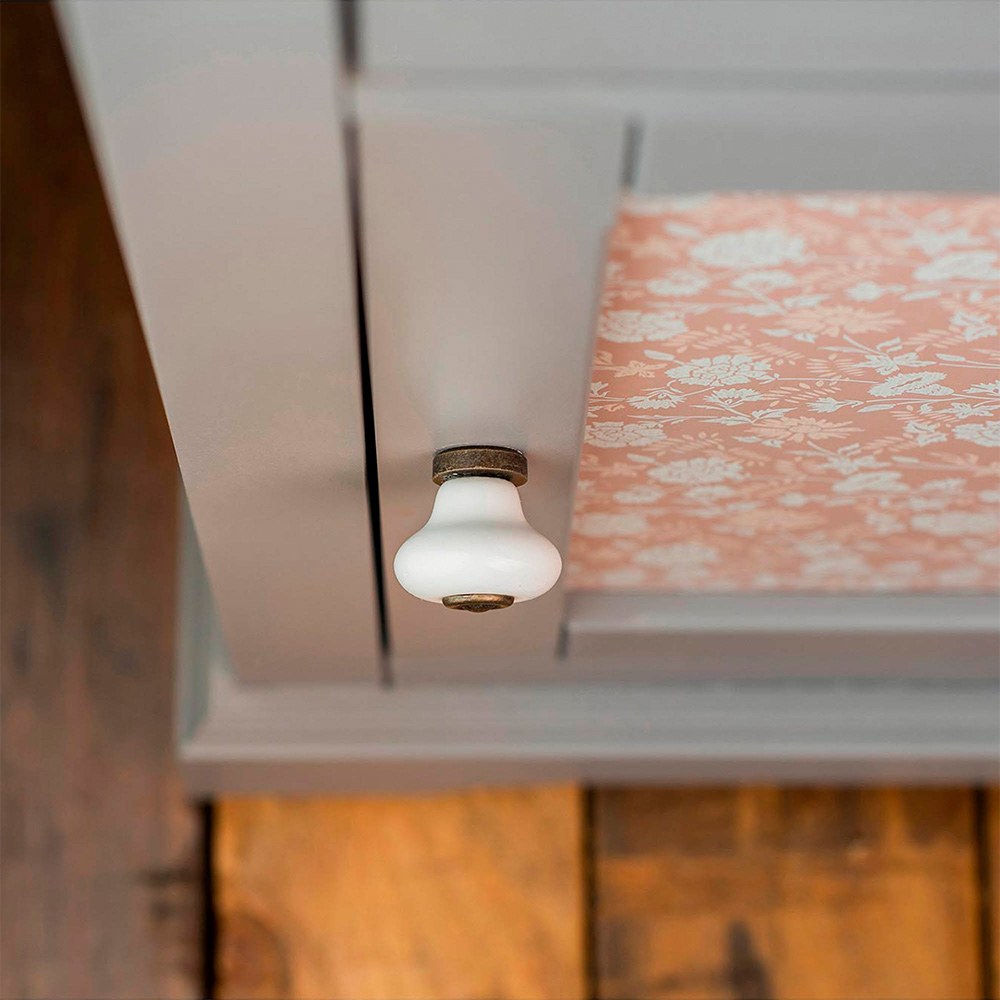 Pomo para mueble, modelo 824, de porcelana y metal con acabado blanco y cuero viejo, ø31 mm