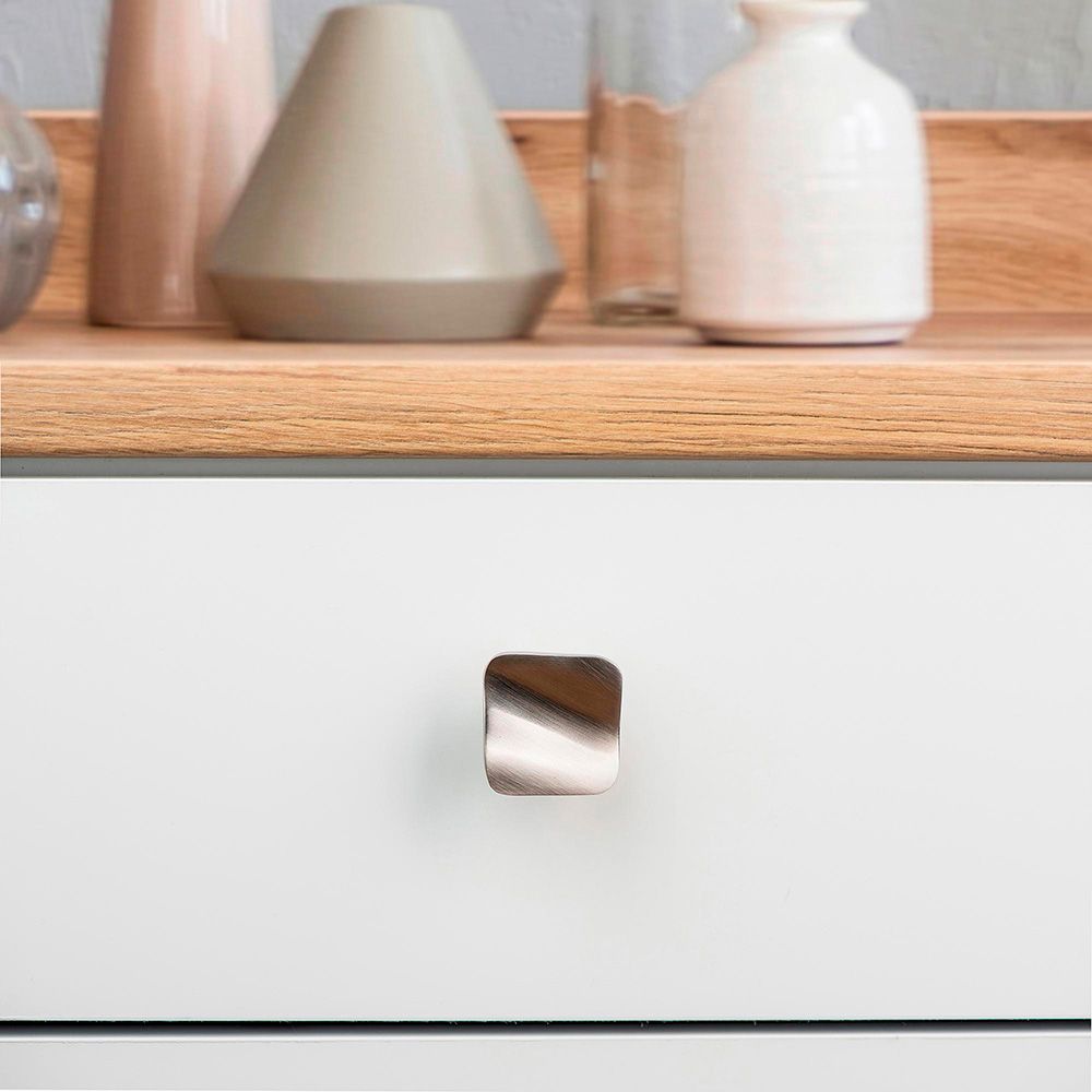 Pomo para mueble, modelo 749, de zamak con acabado níquel satinado, 32 x 31 mm, blister 4 uds