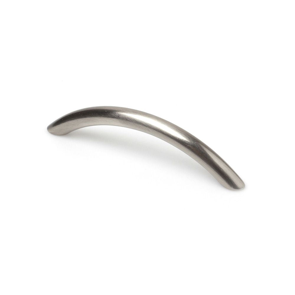 Tirador de mueble tipo asa mod. 153 de zamak con acabado níquel satinado, 96 mm, blister 4 uds