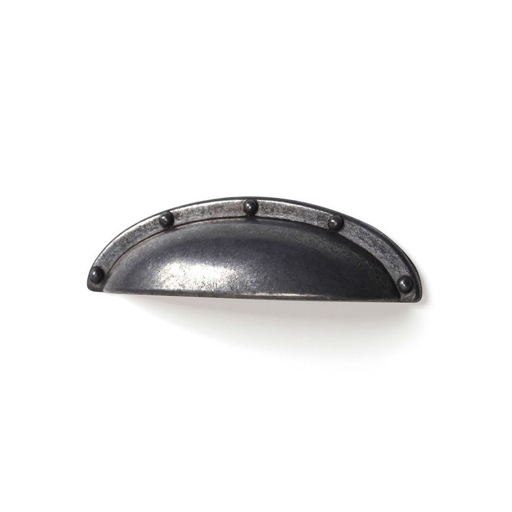 Tirador de mueble tipo concha mod. 2004 de zamak con acabado plata vieja, 64 mm, blister 4 uds