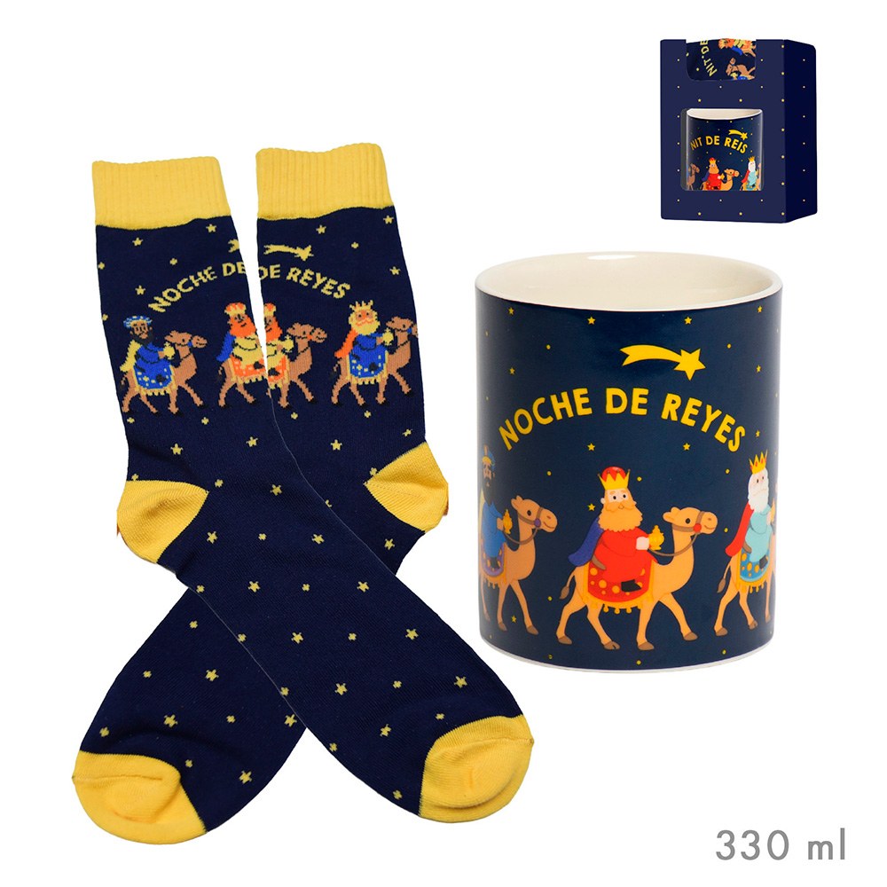 Taza con calcetines en caja de regalo modelo reyes magos