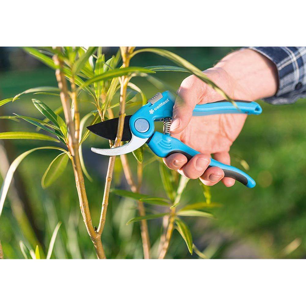 Tijera de poda ideal para ramas tiernas con capacidad máxima de corte ø16 mm