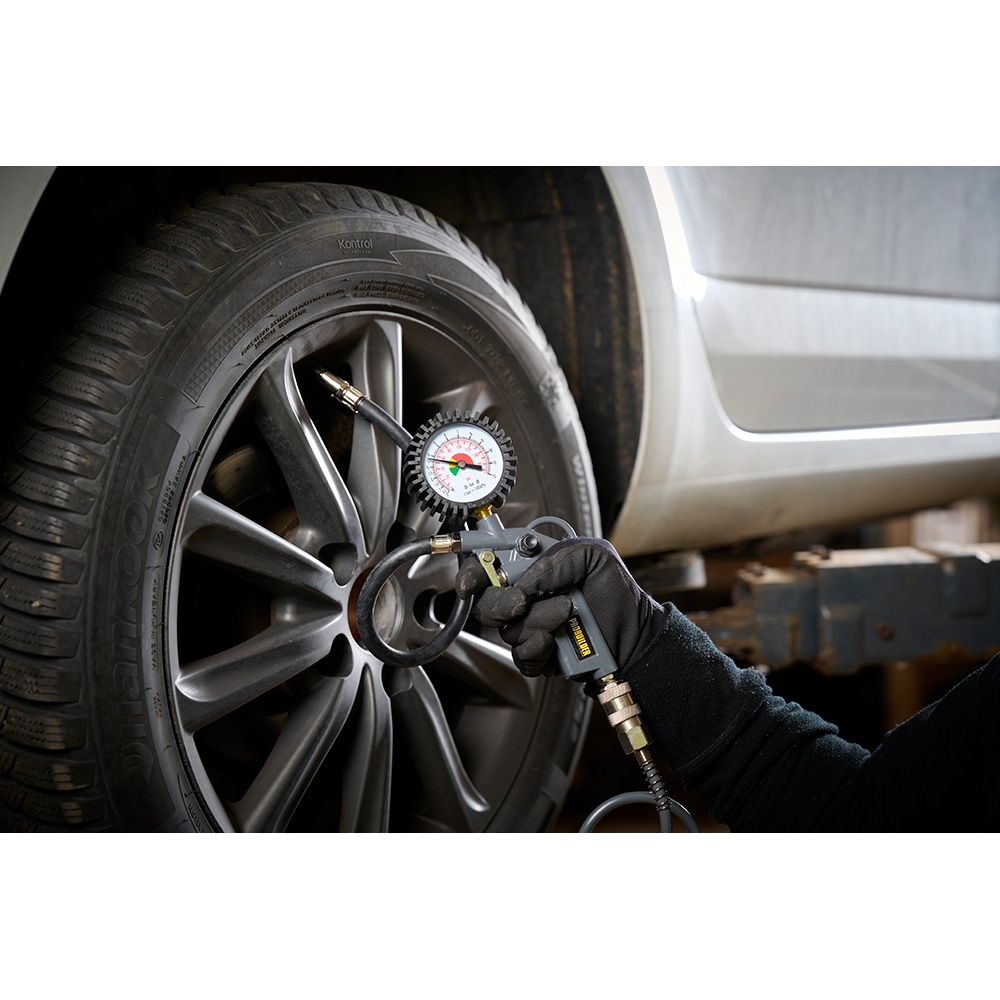 Pistola de inflado con manómetro 0-12 bar